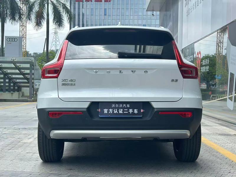Volvo XC40, 2022 — фото 5 из 9
