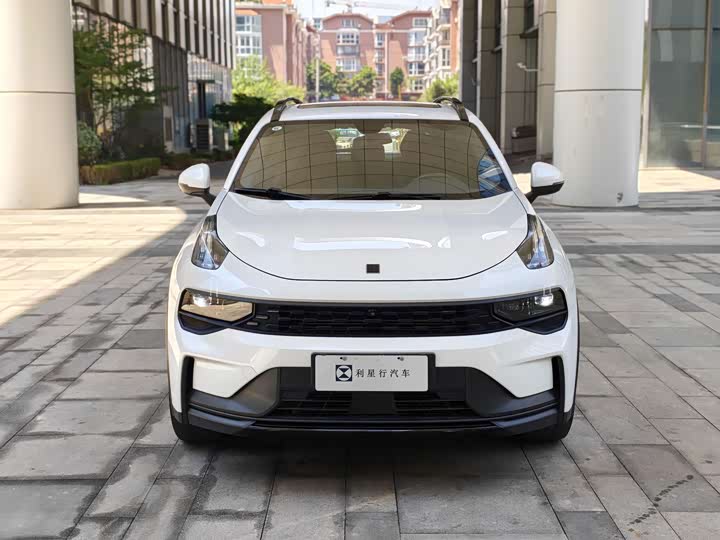 Lynk & Co 01 EM-P Hybrid, 2023 — фото 2 из 9