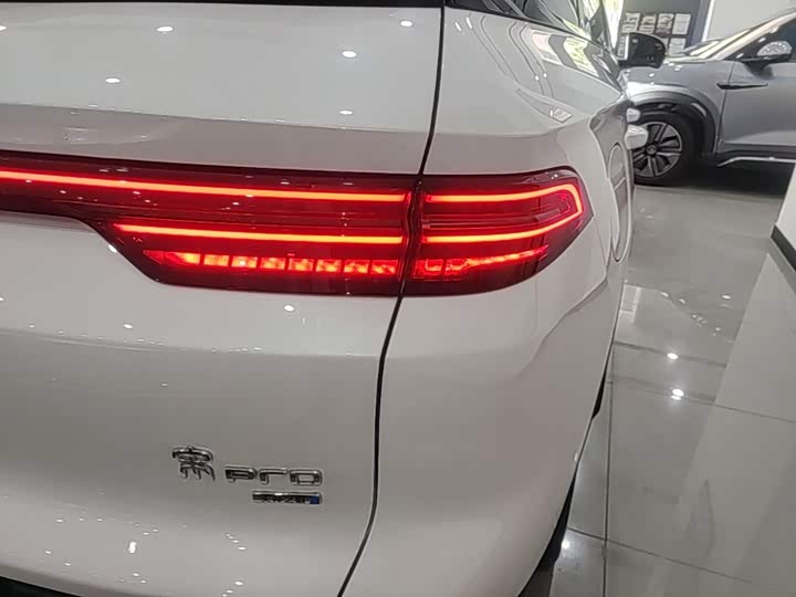 BYD Song Pro Hybrid, 2024 — фото 8 из 9