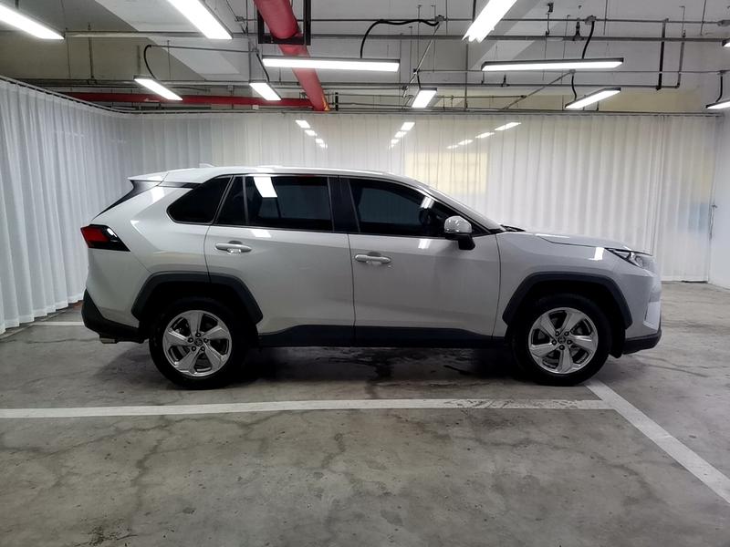 Toyota RAV4, 2022 — фото 8 из 12