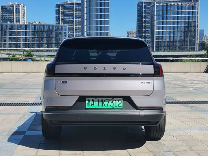 Volvo XC70 Hybrid, 2026 — фото 4 из 9