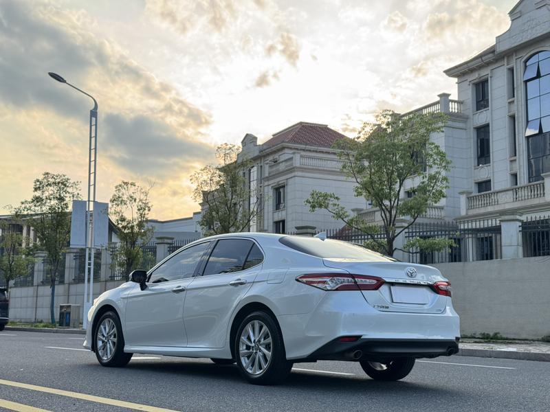 Toyota Camry, 2021 — фото 4 из 12