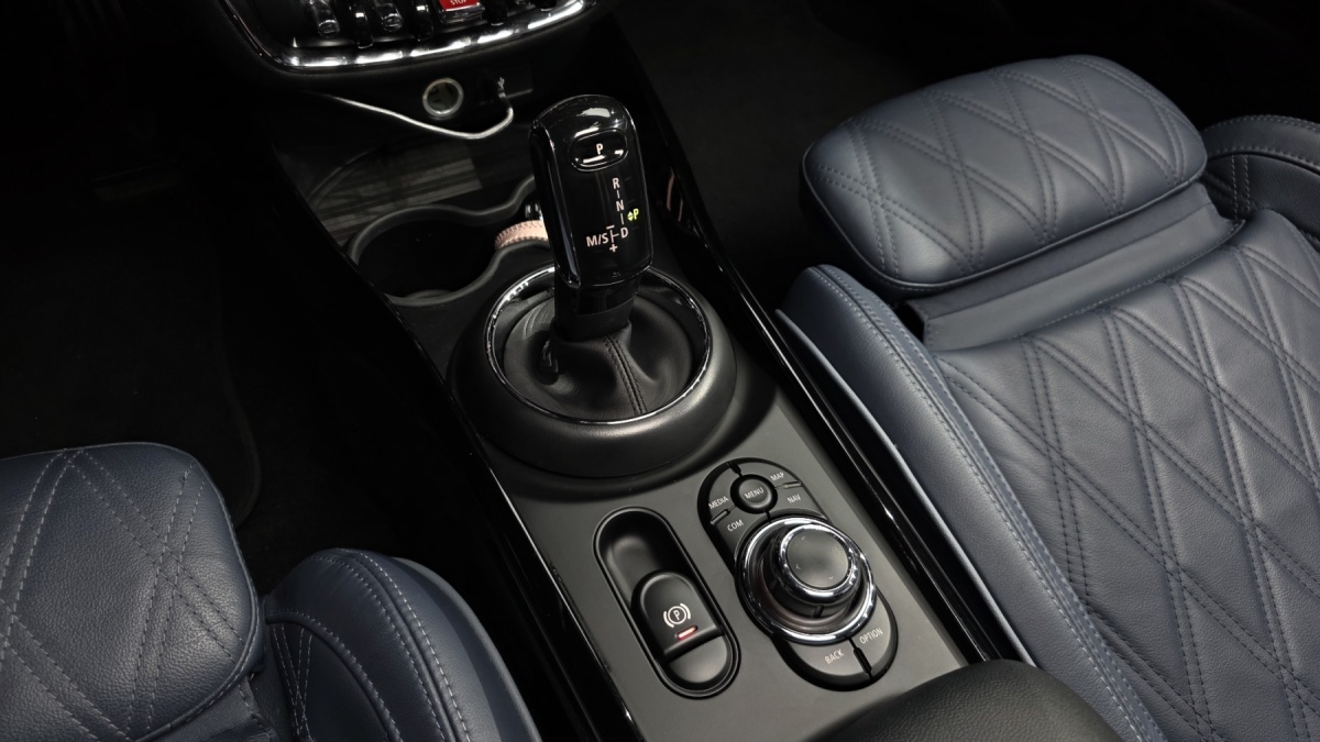 Mini Clubman, 2021 — фото 9 из 12
