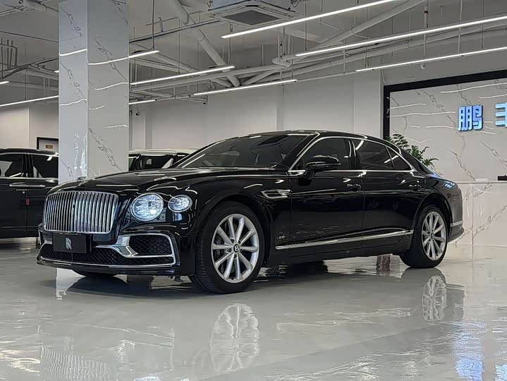 Bentley Flying Spur, 2022 — купить в Саратове под ключ