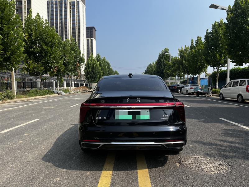 Hongqi H5 Hybrid, 2025 — фото 5 из 10