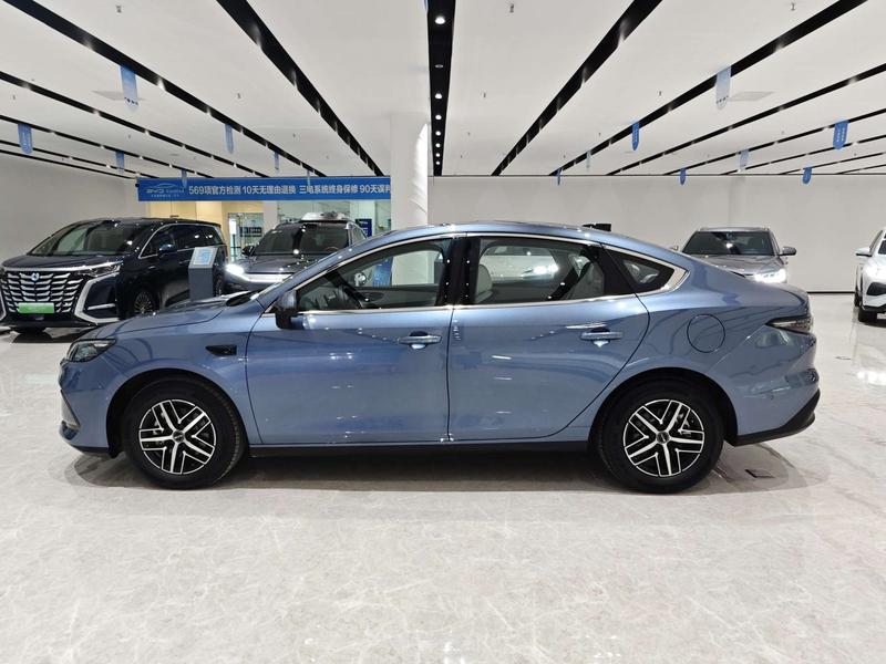 BYD Seal 05 DM-i Hybrid, 2024 — фото 3 из 12