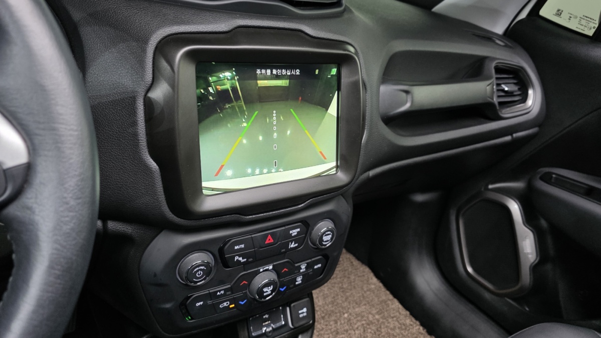 Jeep Renegade, 2023 — фото 11 из 12