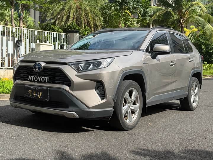 Toyota RAV4 Hybrid, 2023 — купить в Иванове под ключ