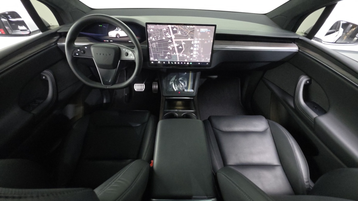 Tesla Model X, 2023 — фото 6 из 12