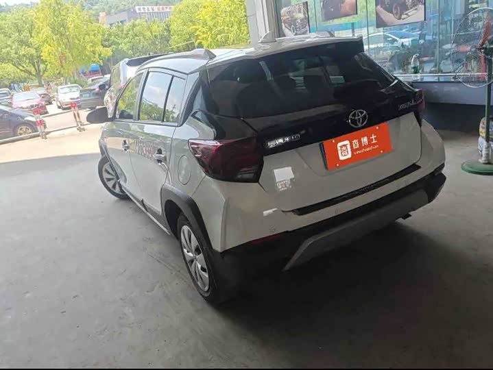 Toyota Yaris L Hatchback, 2022 — фото 5 из 9