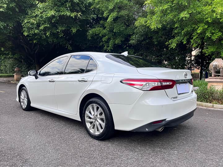 Toyota Camry, 2022 — фото 6 из 9