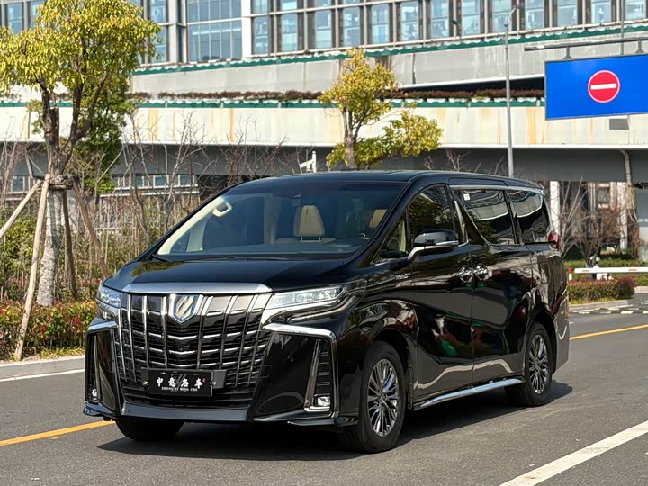 Toyota Alphard, 2022 — купить в Иванове под ключ