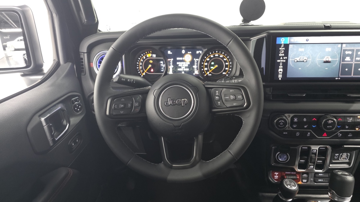 Jeep Wrangler, 2025 — фото 11 из 12