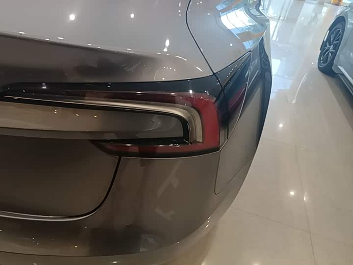 Tesla Model 3, 2025 — фото 8 из 9