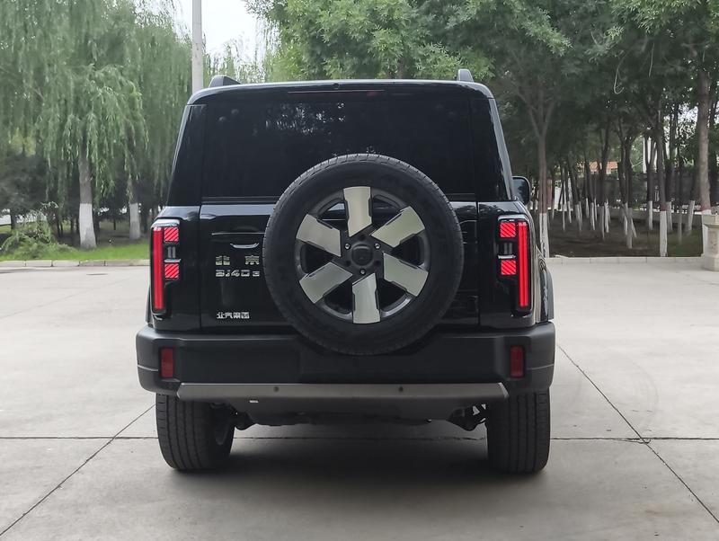 BAIC Beijing BJ40 Hybrid, 2025 — фото 6 из 12
