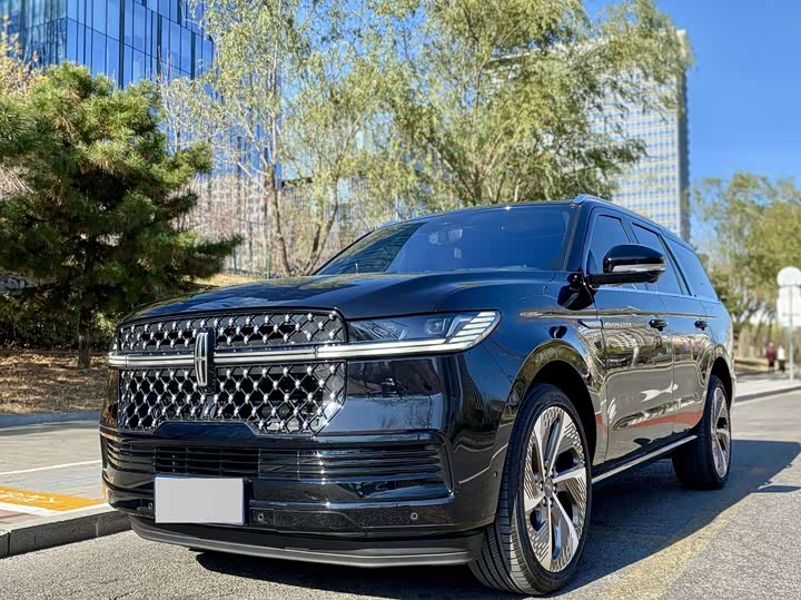 Lincoln Navigator, 2025 — купить в Калуге под ключ