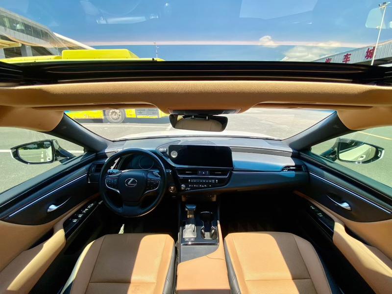 Lexus ES, 2023 — фото 7 из 10