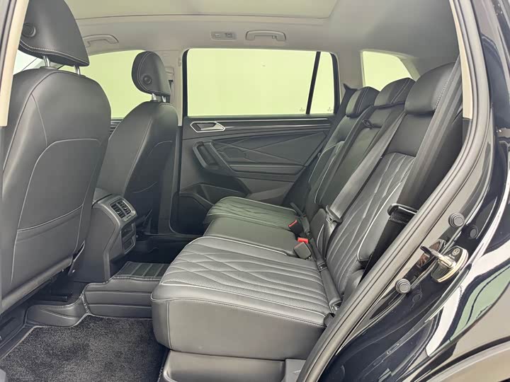 Volkswagen Tiguan L Pro, 2023 — фото 4 из 9