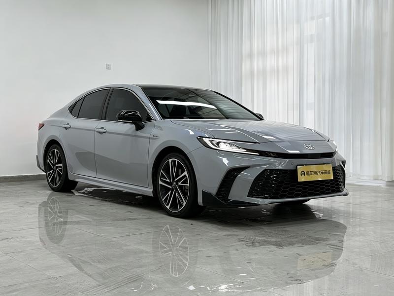 Toyota Camry, 2024 — фото 3 из 12