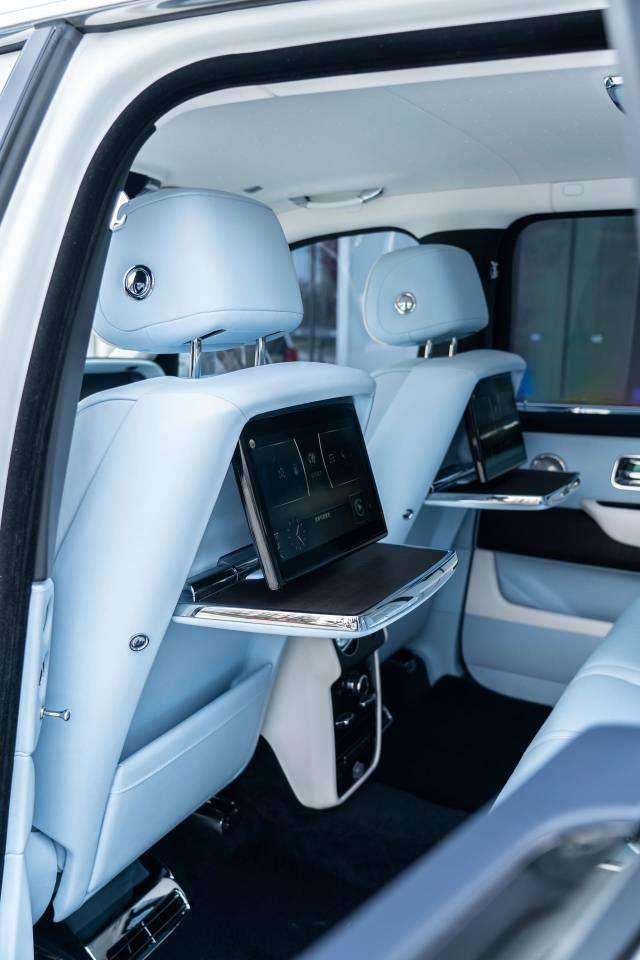 Rolls-Royce Cullinan, 2023 — фото 6 из 10
