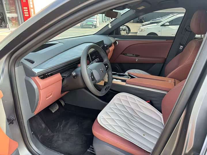 BAIC Arcfox Alpha T5, 2026 — фото 5 из 7