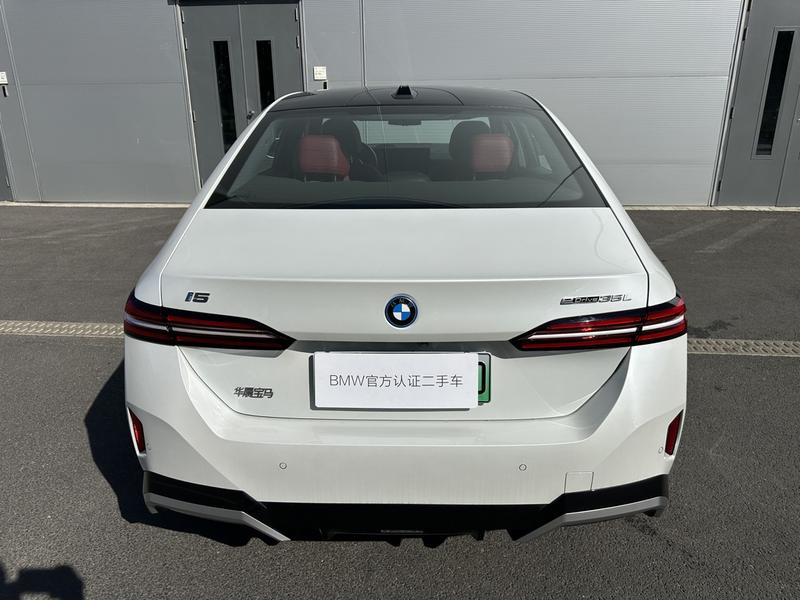BMW i5, 2025 — фото 4 из 9