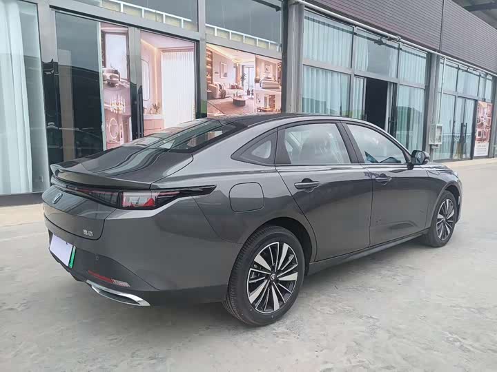 Changan Eado EV, 2026 — фото 6 из 9