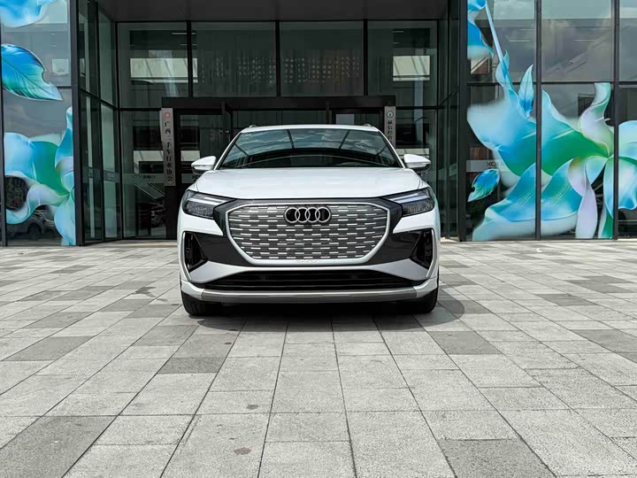 Audi Q4 e-tron, 2024 — фото 2 из 9