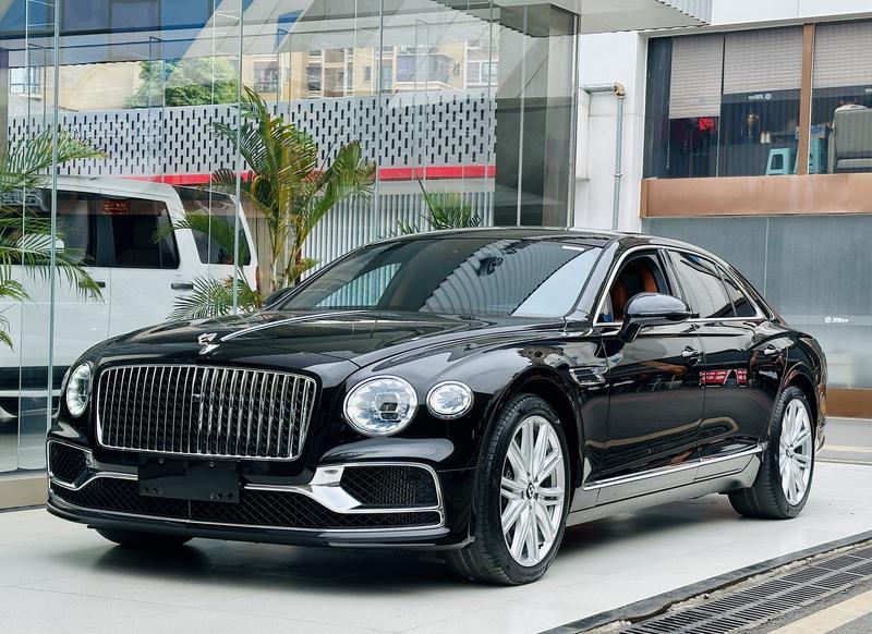 Bentley Flying Spur, 2023 — купить в Саратове под ключ