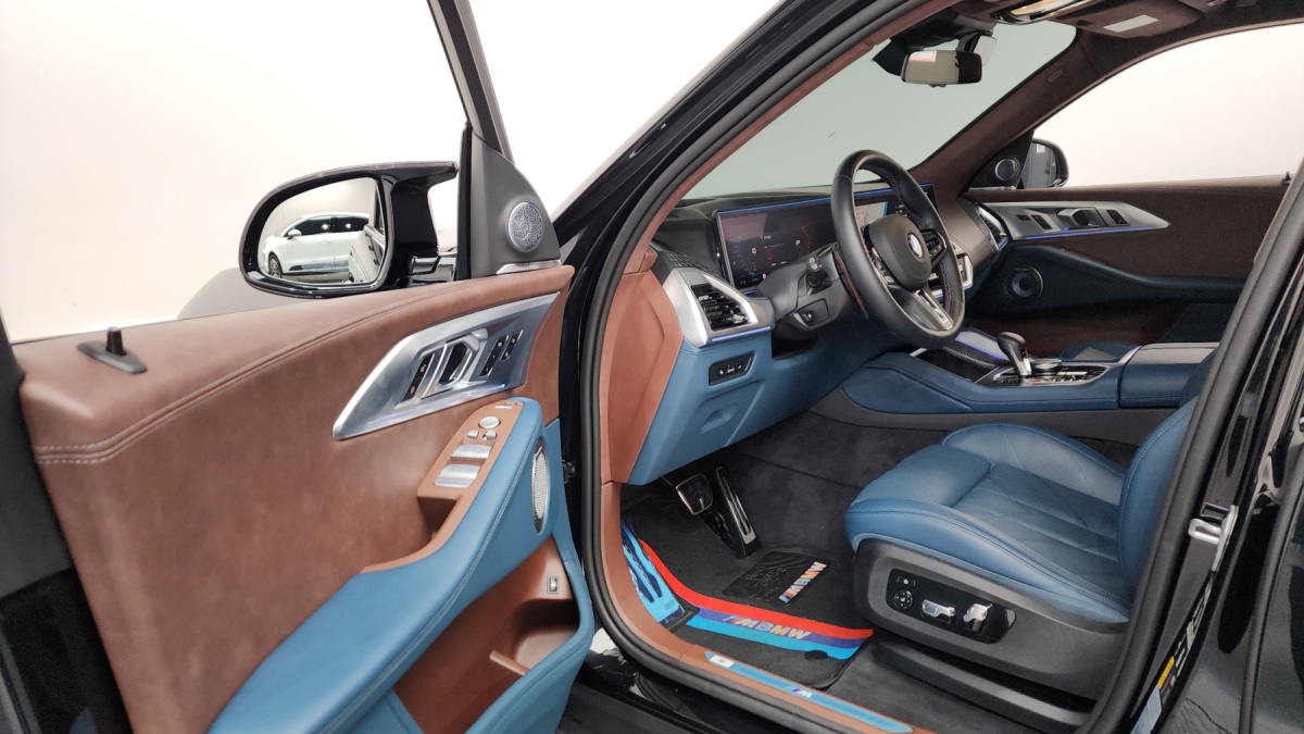 BMW XM, 2025 — фото 9 из 12