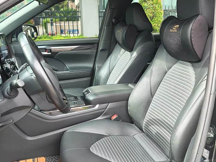 Toyota Crown Kluger, 2022 — фото 9 из 9