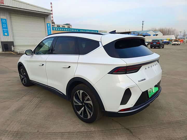 BAIC Arcfox Alpha T, 2023 — фото 6 из 9
