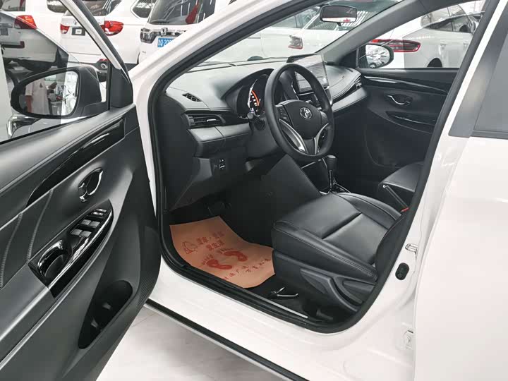 Toyota Yaris L Hatchback, 2022 — фото 7 из 9