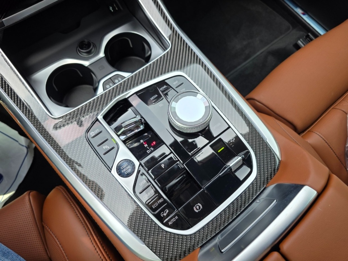 BMW X7, 2025 — фото 8 из 12