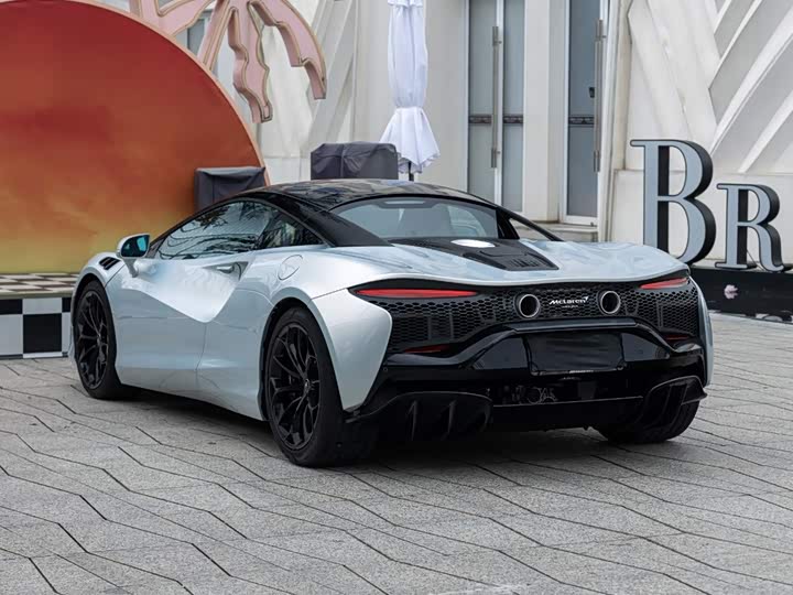 McLaren Artura, 2024 — фото 6 из 9