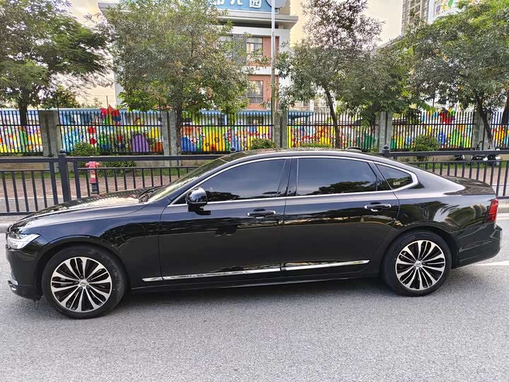 Volvo S90 Hybrid, 2022 — фото 7 из 9