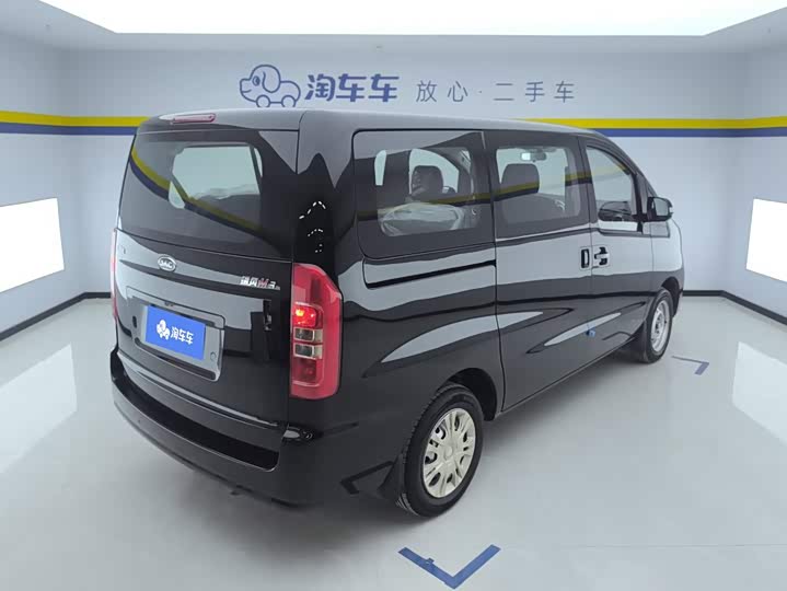 JAC Refine M3, 2026 — фото 3 из 9