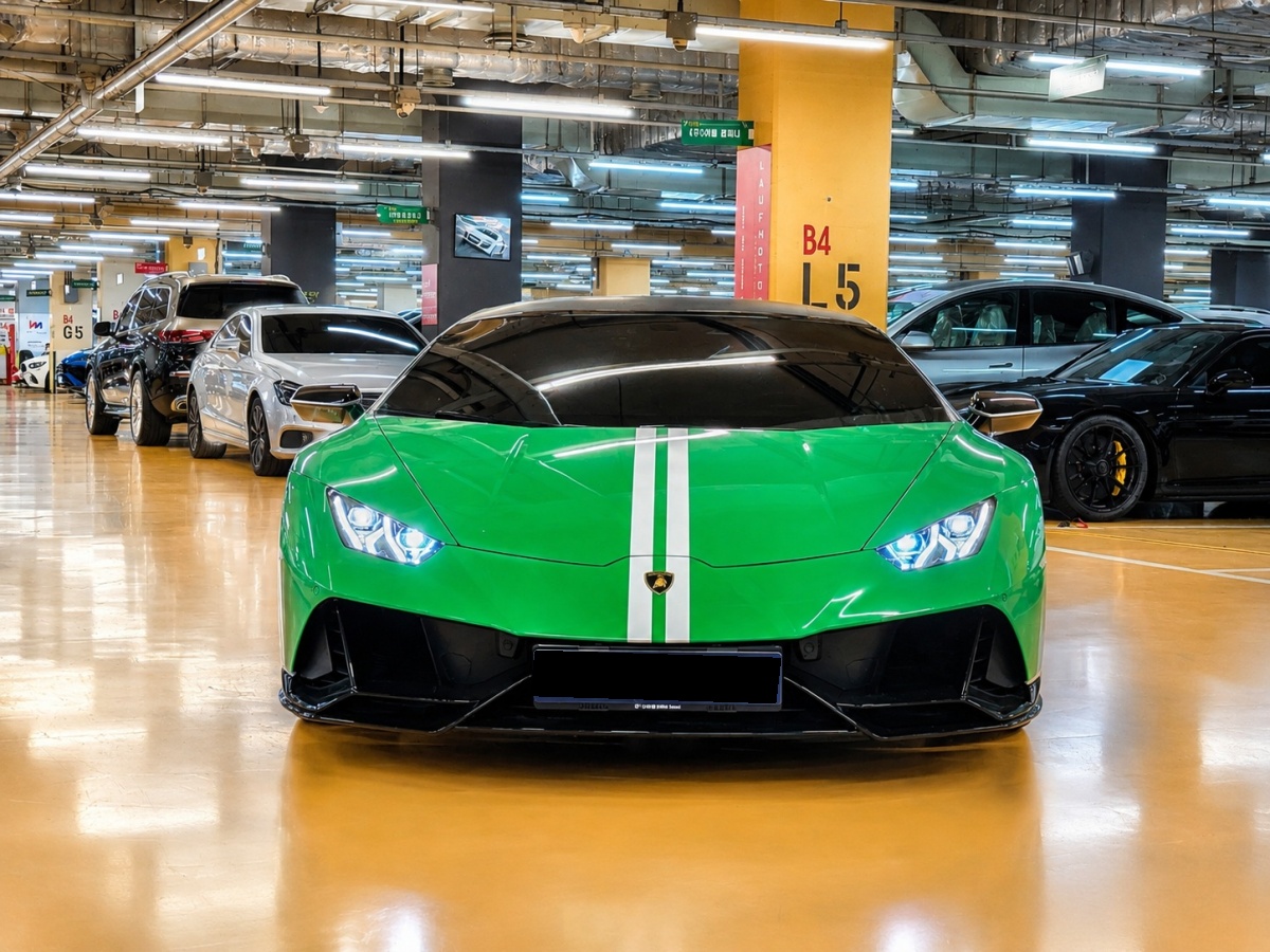 Lamborghini Huracan, 2023 — купить в Иванове под ключ