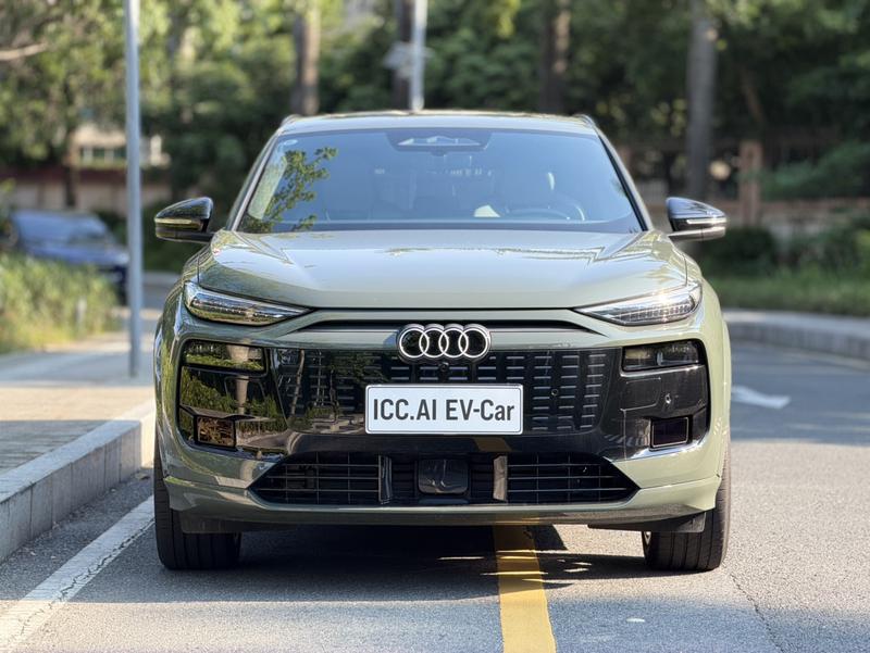 Audi Q6L e-tron, 2025 — фото 2 из 12
