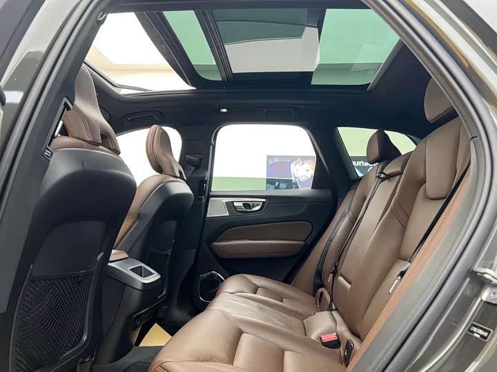Volvo XC60, 2022 — фото 9 из 9