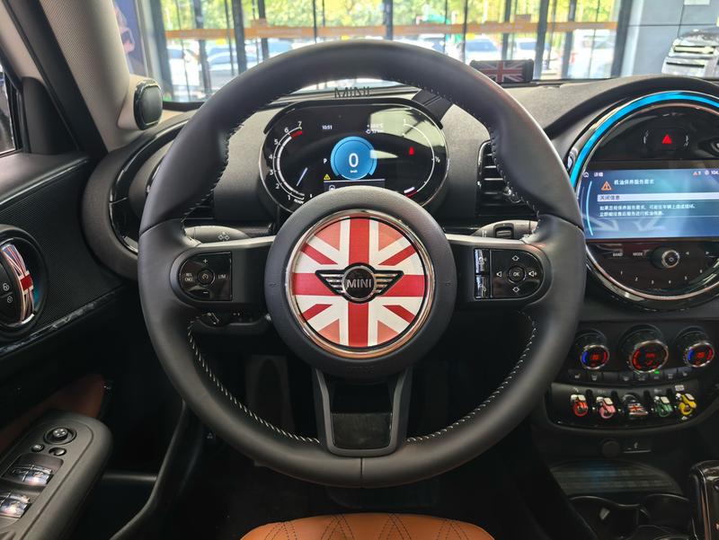 Mini Clubman, 2024 — фото 9 из 12