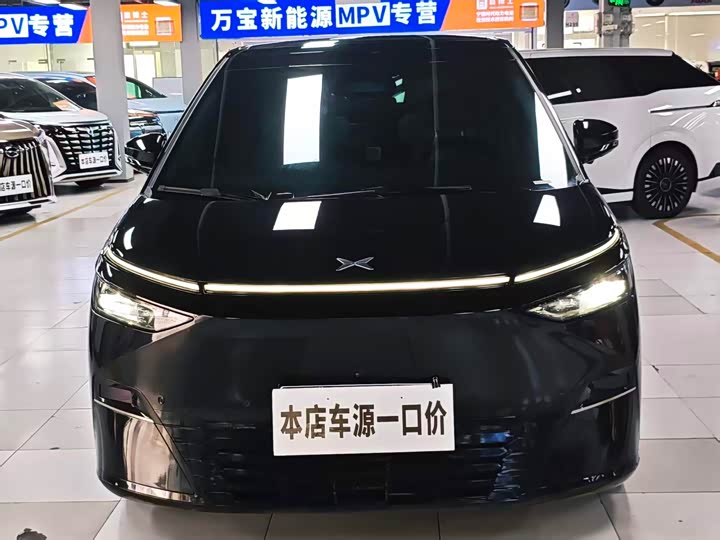 XPeng X9, 2023 — фото 2 из 9