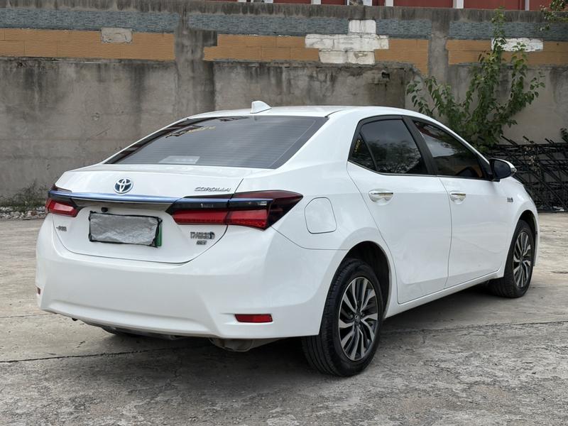 Toyota Corolla Hybrid, 2022 — фото 6 из 10