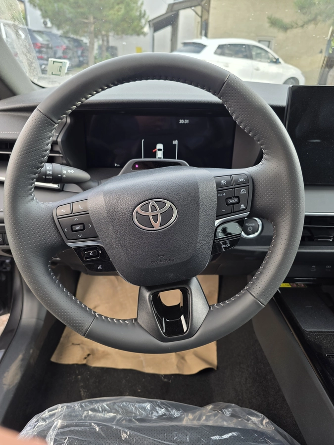 Toyota Camry, 2026 — фото 8 из 12