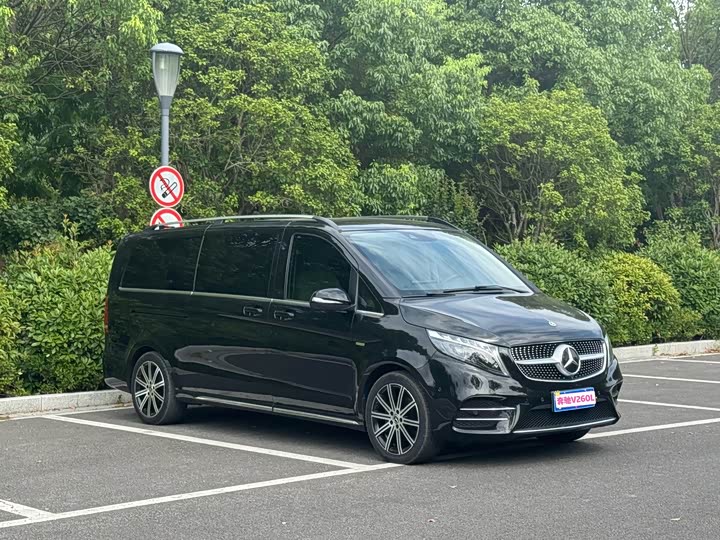 Mercedes-Benz V-Class, 2023 — фото 2 из 9