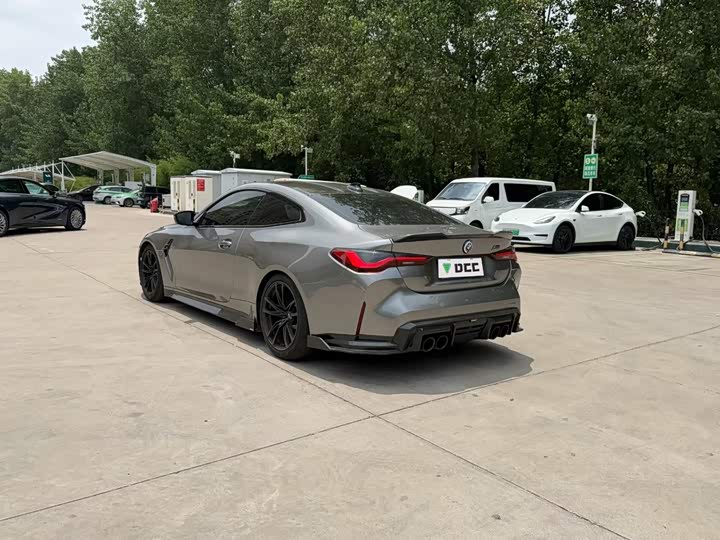 BMW M4, 2022 — фото 7 из 9