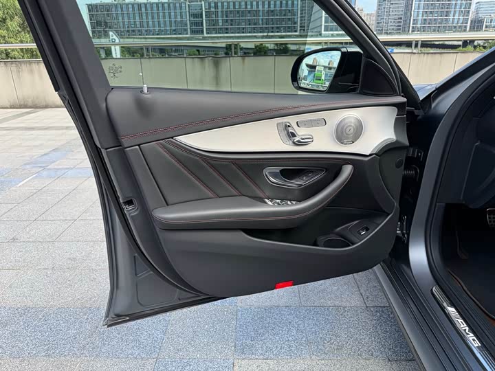 Mercedes-Benz E-Class AMG, 2022 — фото 8 из 9