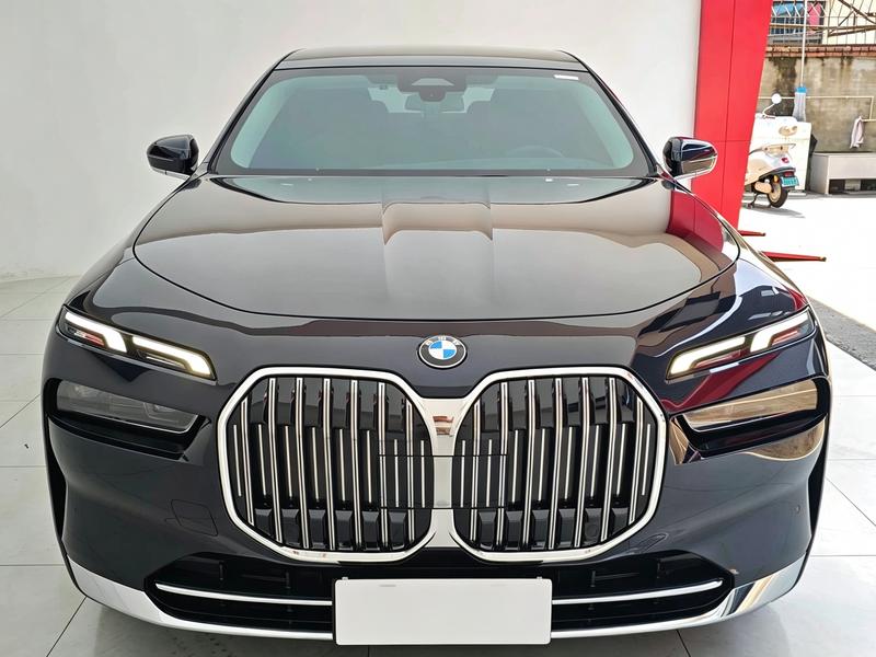 BMW 7 Series, 2024 — фото 2 из 12