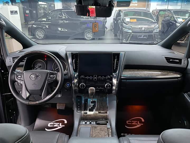 Toyota Vellfire, 2021 — фото 7 из 9