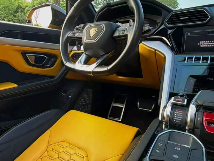 Lamborghini Urus, 2021 — фото 8 из 9